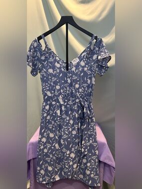 Sienna Sky Blue Floral Wrap Dress with White Botanical Print  XS EUC worn once